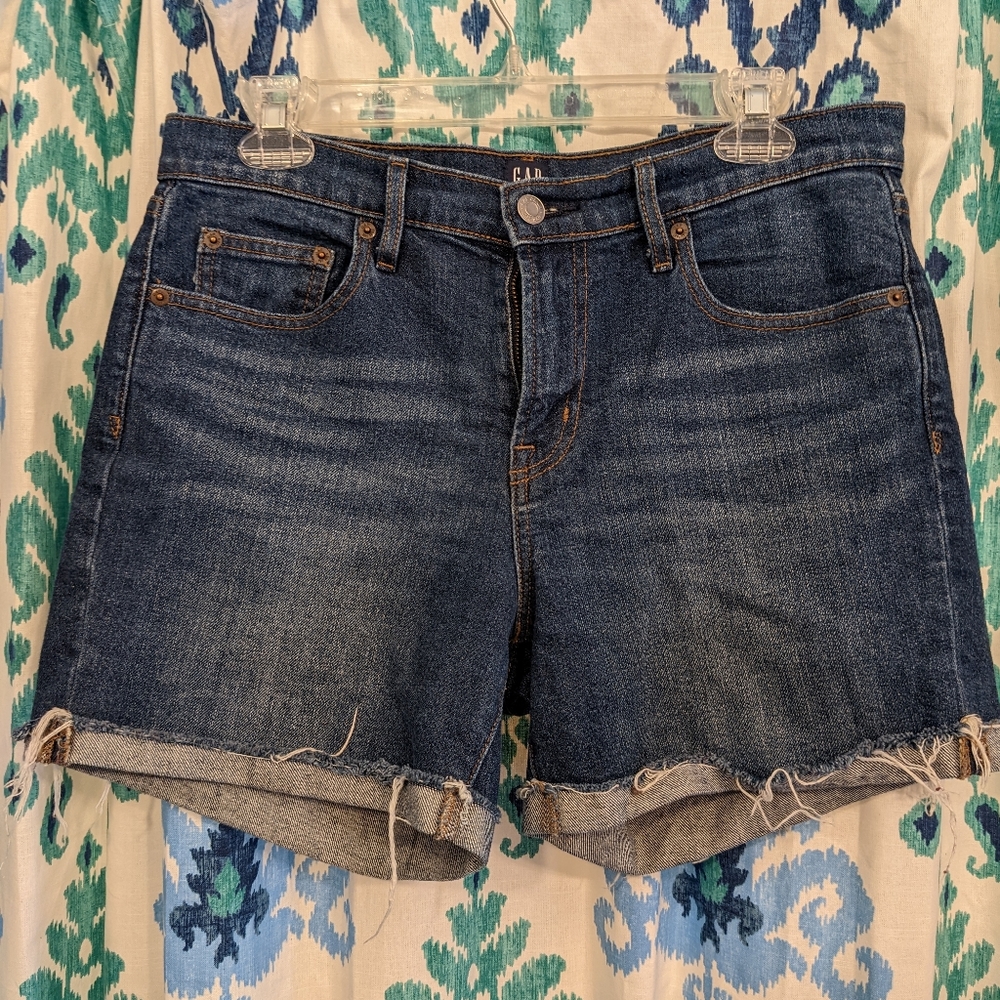 Cuffed Gap 5-in high-waisted shorts